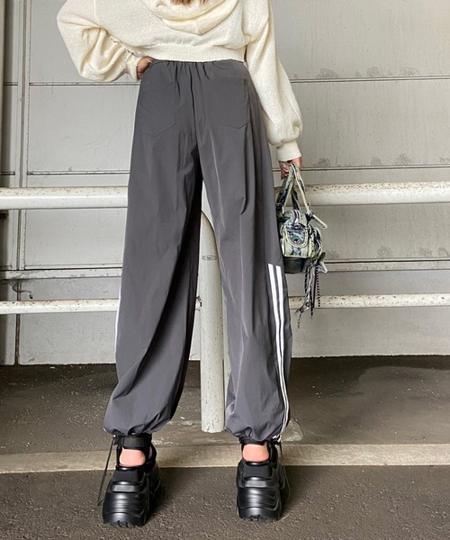 non-hedge(ノンヘッジ)の「ライントラックワイドパンツ(その他パンツ・レディース・ネイビー/ライトグレー/ブラック/チャコールグレー・FREE)」の9枚目の写真