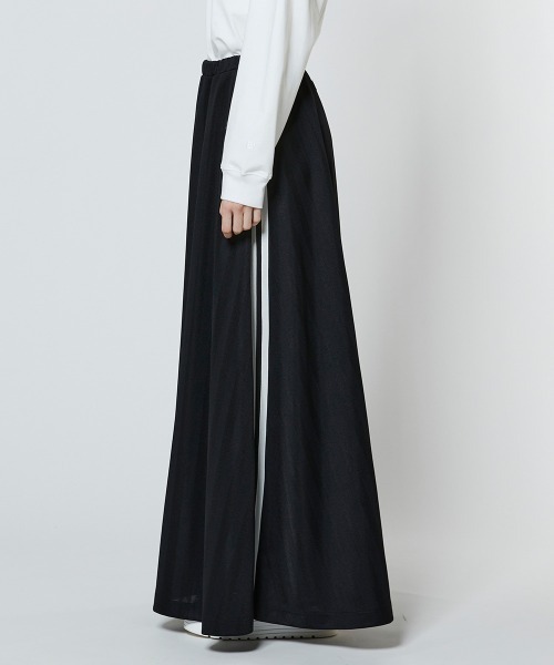 ESSENTIAL(エッセンシャル)の「シャドーストライプ ロングスカート(スカート・レディース・ネイビー/ブラック・38/36)」の4枚目の写真