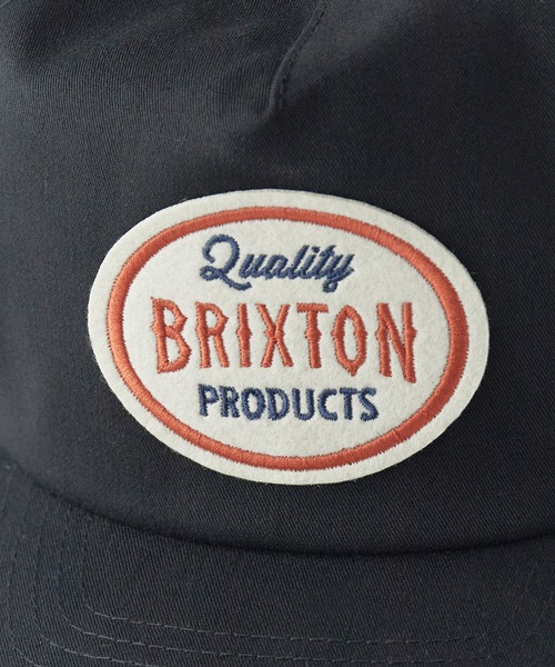 BRIXTON(ブリクストン)の「BRIXTON/ブリクストン HENRY MP TRUCKER ミディアムプロファイル フェルト刺繍 フラットバイザー メッシュ 6Pキャップ スナップバック ストリートメンズ 2026年 夏 夏服(キャップ・メンズ・ブラック/レッド・ONE SIZE)」の6枚目の写真
