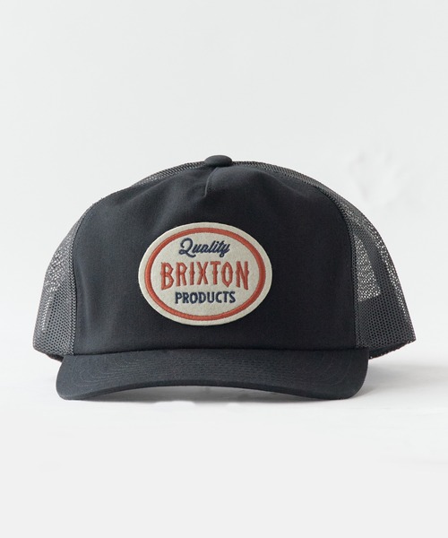 BRIXTON(ブリクストン)の「BRIXTON/ブリクストン HENRY MP TRUCKER ミディアムプロファイル フェルト刺繍 フラットバイザー メッシュ 6Pキャップ スナップバック ストリートメンズ 2026年 夏 夏服(キャップ・メンズ・ブラック/レッド・ONE SIZE)」の3枚目の写真
