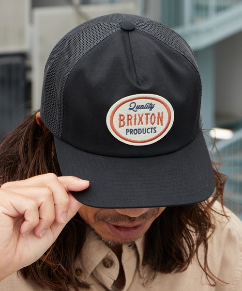 BRIXTON(ブリクストン)の「BRIXTON/ブリクストン HENRY MP TRUCKER ミディアムプロファイル フェルト刺繍 フラットバイザー メッシュ 6Pキャップ スナップバック ストリートメンズ 2026年 夏 夏服(キャップ・メンズ・ブラック/レッド・ONE SIZE)」の12枚目の写真