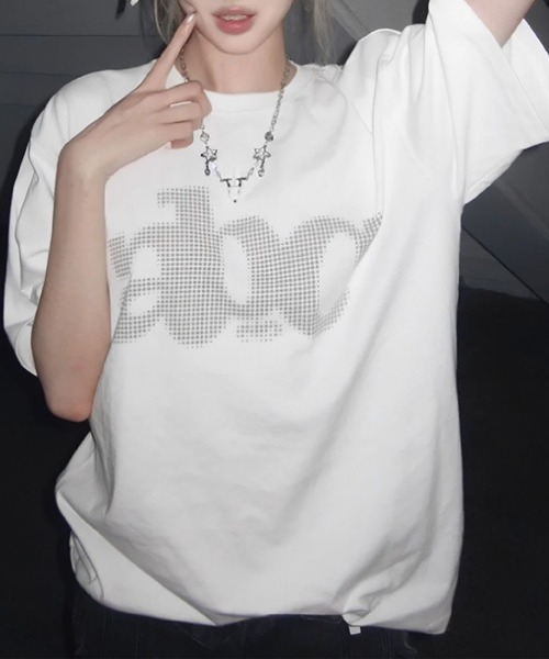 GLAMOROUS JANE(グラマラスジェーン)の「フロントプリントオーバーサイズTシャツ(Tシャツ/カットソー・レディース・ホワイト/ブラック・FREE)」の2枚目の写真