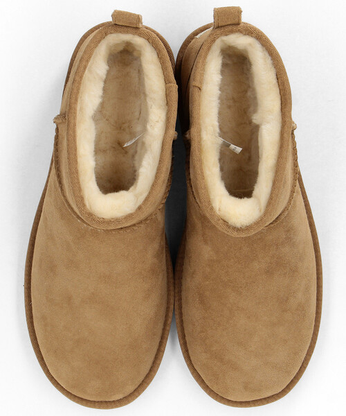 UGG(アグ)の「UGG/アグ メンズ クラシック ウルトラ ミニ / Classic Ultra Mini(ブーツ・メンズ・ブラック/ブラウン・9/10/8)」の3枚目の写真