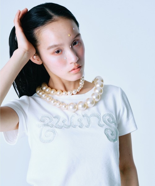 twins（nemne store）（ツインズ）の「Lace twins logo Tee（Tシャツ/カットソー・レディース・White/チャコール・SMALL/MEDIUM）」の7枚目の写真