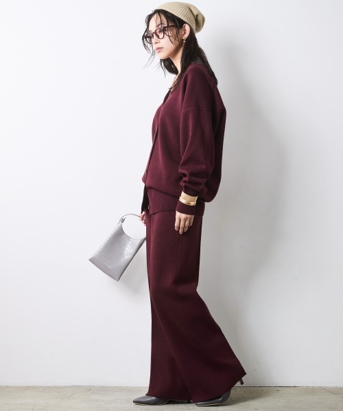 CHIC STYLE(シックスタイル)の「Vネックニットカーディガン<大きいサイズ有>シックスタイル(カーディガン/ボレロ・レディース・グレー/ワイン/ブラック/ライトベージュ・M/3L/LL/L/5L/4L)」の6枚目の写真