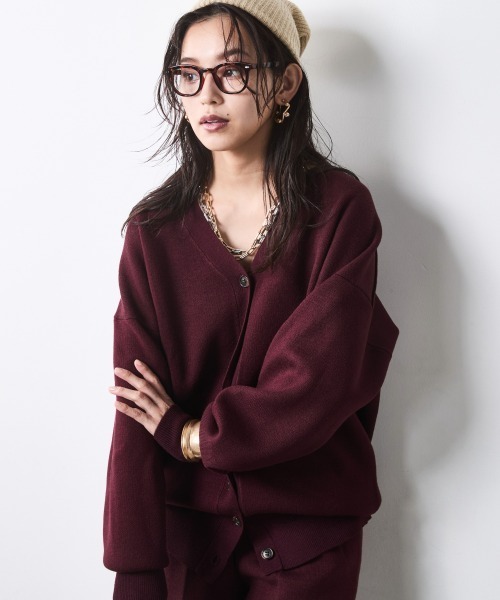 CHIC STYLE(シックスタイル)の「Vネックニットカーディガン<大きいサイズ有>シックスタイル(カーディガン/ボレロ・レディース・グレー/ワイン/ブラック/ライトベージュ・M/3L/LL/L/5L/4L)」の11枚目の写真