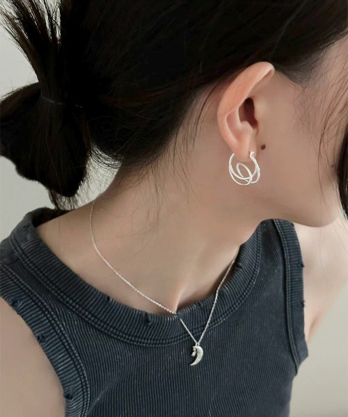 lit.Cy（リットシー）の「くるんくるん ダブルライン フープピアス（ピアス（両耳用）・レディース・ゴールド/シルバー・FREE）」の2枚目の写真
