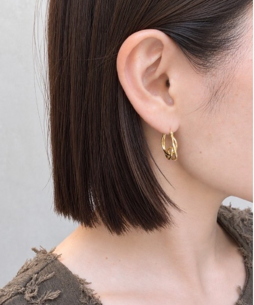 lit.Cy（リットシー）の「くるんくるん ダブルライン フープピアス（ピアス（両耳用）・レディース・ゴールド/シルバー・FREE）」の6枚目の写真