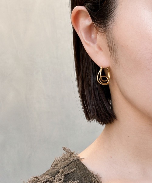 lit.Cy（リットシー）の「くるんくるん ダブルライン フープピアス（ピアス（両耳用）・レディース・ゴールド/シルバー・FREE）」の7枚目の写真