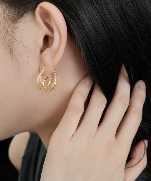 lit.Cy（リットシー）の「くるんくるん ダブルライン フープピアス（ピアス（両耳用）・レディース・ゴールド/シルバー・FREE）」の8枚目の写真