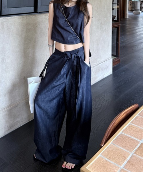 FLINEA(フリネア)の「デニムタンクトップ+パンツセットアップ(セットアップ・レディース・インディゴブルー・M/L)」の1枚目の写真