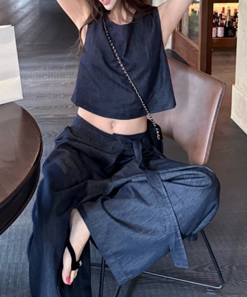 FLINEA(フリネア)の「デニムタンクトップ+パンツセットアップ(セットアップ・レディース・インディゴブルー・M/L)」の2枚目の写真