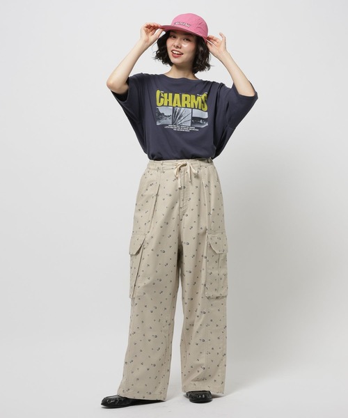 niko and...(ニコアンド)の「プリントバックサテンカーゴ(カーゴパンツ・レディース・アイボリー/ライトブラウン/カーキ・MEDIUM/LARGE)」の13枚目の写真
