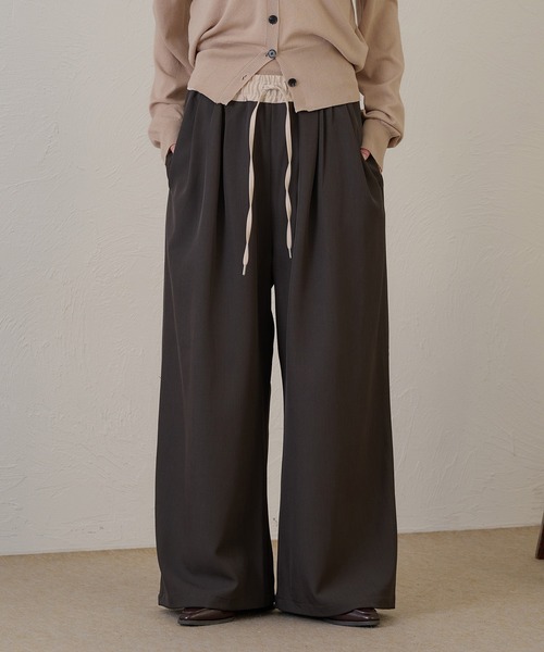raffime(ラフィミー)の「【Raffime】【柄アソート展開】2タックイージーワイドパンツ(その他パンツ・レディース・チャコールグレー/ブラウン系その他/ダークブラウン・MEDIUM/SMALL)」の2枚目の写真