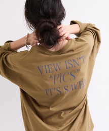 ロゴ刺繍バックラウンドヘムロンTEE