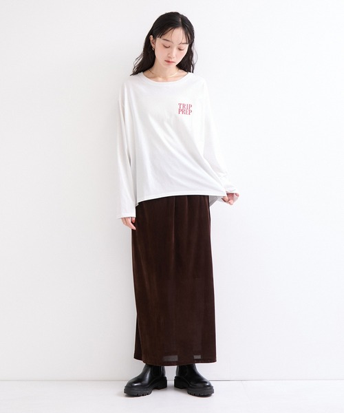 le cercle ADAM ET ROPE'(ルセルクルアダムエロペ)の「ロゴ刺繍バックラウンドヘムロンTEE(Tシャツ/カットソー・レディース・ホワイト/チャコールグレー/ブラウン・FREE)」の7枚目の写真