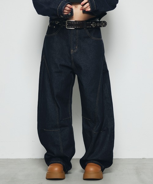 DAZE(デイズ)の「ステッチライン バルーンワイドデニムパンツ(デニムパンツ・メンズ・インディゴブルー・SMALL/MEDIUM/LARGE)」の1枚目の写真