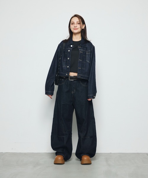 DAZE(デイズ)の「ステッチライン バルーンワイドデニムパンツ(デニムパンツ・メンズ・インディゴブルー・SMALL/MEDIUM/LARGE)」の3枚目の写真