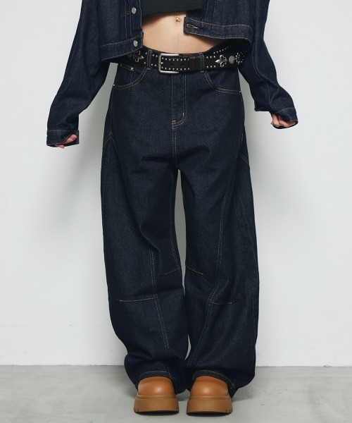 DAZE(デイズ)の「ステッチライン バルーンワイドデニムパンツ(デニムパンツ・メンズ・インディゴブルー・SMALL/MEDIUM/LARGE)」の16枚目の写真