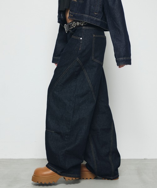 DAZE(デイズ)の「ステッチライン バルーンワイドデニムパンツ(デニムパンツ・メンズ・インディゴブルー・SMALL/MEDIUM/LARGE)」の20枚目の写真
