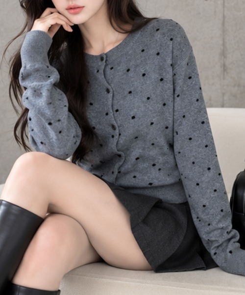 GLAMOROUS JANE(グラマラスジェーン)の「ドットジャガードクルーネックカーディガン(カーディガン/ボレロ・レディース・ベージュ/ブラック/グレー・FREE)」の8枚目の写真