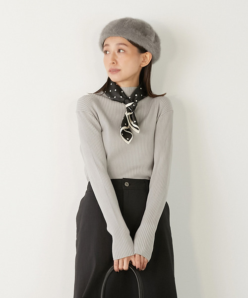 MELROSE claire(メルローズ クレール)の「【ワイドリブのボトルネックプルオーバー】(ニット/セーター・レディース・レッド/オフホワイト/ブラック/ネイビー/グレー・FREE)」の3枚目の写真