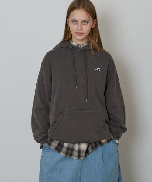 PENNEYS（ぺニーズ）の「【ROOPTOKYO別注】 PENNEYS/ペニーズ 8.8oz フェード加工 プルオーバーパーカー スウェット トレーナー 刺繍ロゴ カジュアル ストリート 2026年秋冬 秋服 冬服（パーカー・メンズ・ネイビー/スミクロ・M/L/XL）」の14枚目の写真