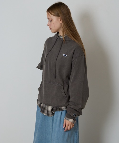 PENNEYS（ぺニーズ）の「【ROOPTOKYO別注】 PENNEYS/ペニーズ 8.8oz フェード加工 プルオーバーパーカー スウェット トレーナー 刺繍ロゴ カジュアル ストリート 2026年秋冬 秋服 冬服（パーカー・メンズ・ネイビー/スミクロ・M/L/XL）」の19枚目の写真