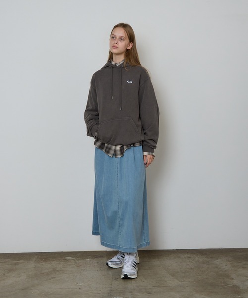 PENNEYS（ぺニーズ）の「【ROOPTOKYO別注】 PENNEYS/ペニーズ 8.8oz フェード加工 プルオーバーパーカー スウェット トレーナー 刺繍ロゴ カジュアル ストリート 2026年秋冬 秋服 冬服（パーカー・メンズ・ネイビー/スミクロ・M/L/XL）」の22枚目の写真