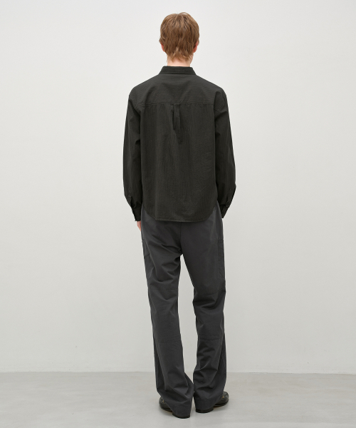 INSILENCE（インサイロンス）の「ガーメントダイストライプシャツ ブラウン（シャツ/ブラウス・メンズ・その他・SMALL/MEDIUM/LARGE）」の3枚目の写真