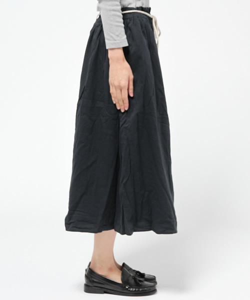 LBC(エルビーシー)の「コットンレーヨンギャザースカート(スカート・レディース・ネイビー/ベージュ・LARGE/MEDIUM)」の3枚目の写真