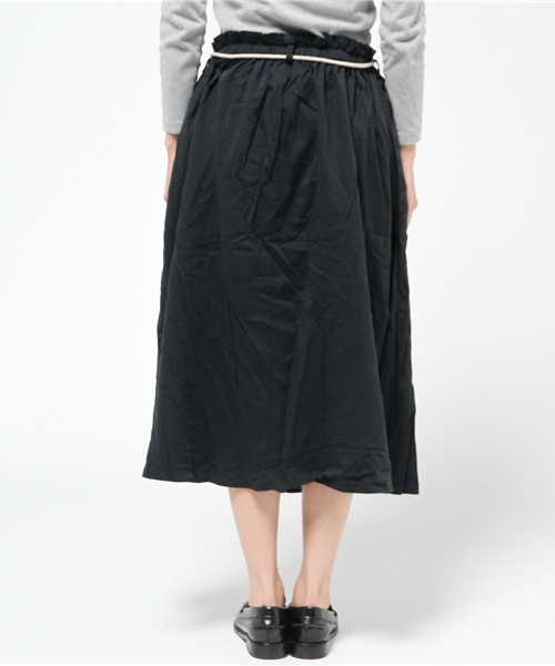 LBC(エルビーシー)の「コットンレーヨンギャザースカート(スカート・レディース・ネイビー/ベージュ・LARGE/MEDIUM)」の4枚目の写真