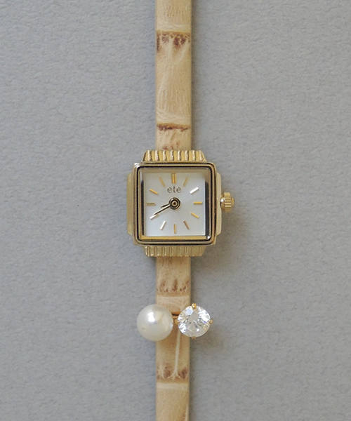 Ete エテ の パール ビジュー ウォッチチャーム アナログ腕時計 Wear