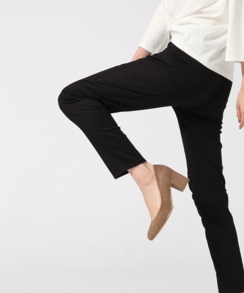 GLOBAL WORK（グローバルワーク）の「【抜群のストレッチ】ストレッチスリムパンツ/736948（その他パンツ・レディース・ブラック/ネイビー/ライトブルー/ブラウン・SMALL/LARGE/MEDIUM/X-LARGE）」の6枚目の写真