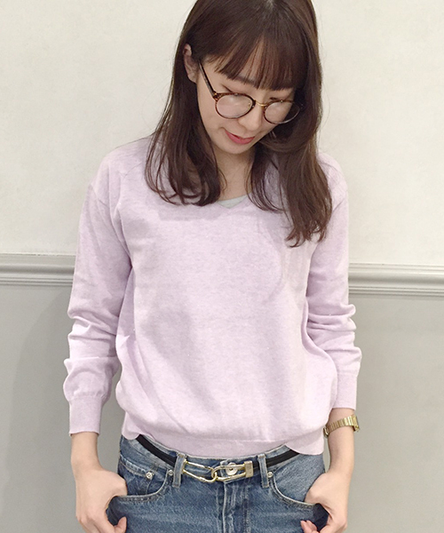 laboratory work(ラボラトリーワーク)の「シャイニーコットンVネックプルオーバー(ニット/セーター・レディース・サックスブルー/ピンク/杢グレー/ライトイエロー/ラベンダー・MEDIUM)」の4枚目の写真