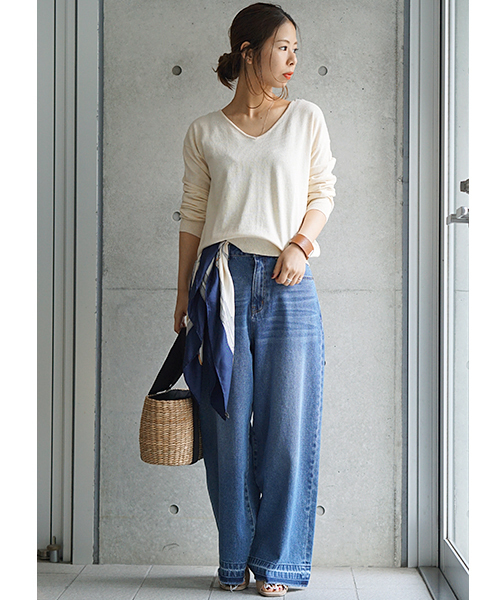 laboratory work(ラボラトリーワーク)の「シャイニーコットンVネックプルオーバー(ニット/セーター・レディース・サックスブルー/ピンク/杢グレー/ライトイエロー/ラベンダー・MEDIUM)」の14枚目の写真