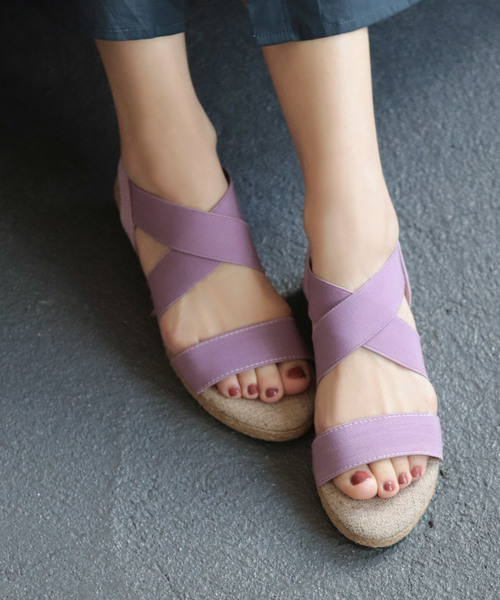 SESTO（セスト）の「ゴムでフィットするので靴ズレしにくい3.5cmヒールゴムフィットサンダル（サンダル・レディース・コーラル/ライトグレー/テラコッタ/ライトカーキ/アイボリー/ブラック/マスタード/ピンクゴールド/グレー/ブルー/ネイビー/グレイッシュベージュ/シルバー/ピンクベージュ/ピンク/レッド/ゴールド/レッド系その他/グレー系その他/ラベンダー/グリーン/カーキ/パープル/サックスブルー/モカ/シルバー系その他/ブラウン/ベージュ/チャコール/レオパード・LL/XXL/SS/L/S/M/18.0cm/19.0cm/21.0cm/17.0cm/20.0cm/3L）」の20枚目の写真