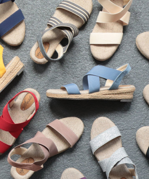 SESTO（セスト）の「ゴムでフィットするので靴ズレしにくい3.5cmヒールゴムフィットサンダル（サンダル・レディース・コーラル/ライトグレー/テラコッタ/ライトカーキ/アイボリー/ブラック/マスタード/ピンクゴールド/グレー/ブルー/ネイビー/グレイッシュベージュ/シルバー/ピンクベージュ/ピンク/レッド/ゴールド/レッド系その他/グレー系その他/ラベンダー/グリーン/カーキ/パープル/サックスブルー/モカ/シルバー系その他/ブラウン/ベージュ/チャコール/レオパード・LL/XXL/SS/L/S/M/18.0cm/19.0cm/21.0cm/17.0cm/20.0cm/3L）」の17枚目の写真