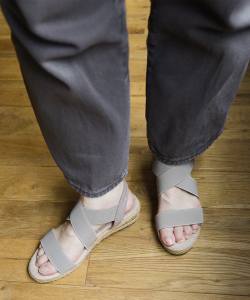 ゴムでフィットするので靴ズレしにくい3.5cmヒールゴムフィット