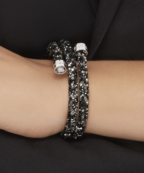 SWAROVSKI（スワロフスキー）の「Crystaldust バングル Double, Dark Crystals（ブレスレット・レディース・ブラック・FREE）」の4枚目の写真