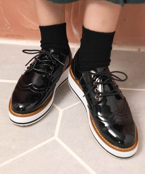 classicalelf(クラシカルエルフ)の「厚底エナメル調オックスフォードシューズ(ローファー・レディース・ブラック/ホワイト・38/39/37/36/40/41/42)」の10枚目の写真