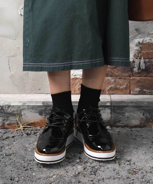 classicalelf(クラシカルエルフ)の「厚底エナメル調オックスフォードシューズ(ローファー・レディース・ブラック/ホワイト・38/39/37/36/40/41/42)」の16枚目の写真