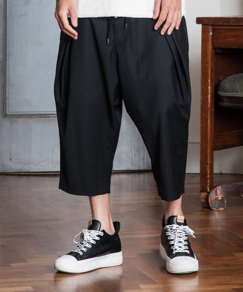 【美品】glamb グラムCropped pants クロップド ブラック glamb（グラム）の「Cropped pants / クロップドパンツ（その他パンツ