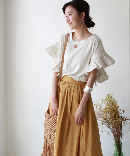 REAL CUBE（リアルキューブ）の「Hunch フリルギャザースリーブトップス（Tシャツ/カットソー・レディース・オフホワイト/カーキ/ネイビー/レッド・M）」の7枚目の写真