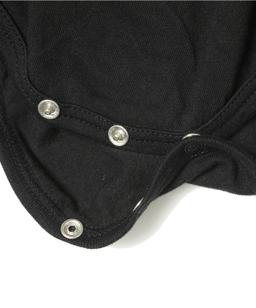 HYSTERIC MINI(ヒステリックミニ)の「BABY DEVILKIN BABY'S Tシャツ・つの付きロンパース SET(ロンパース・キッズ・ホワイト/グレー/レッド・FREE)」の9枚目の写真