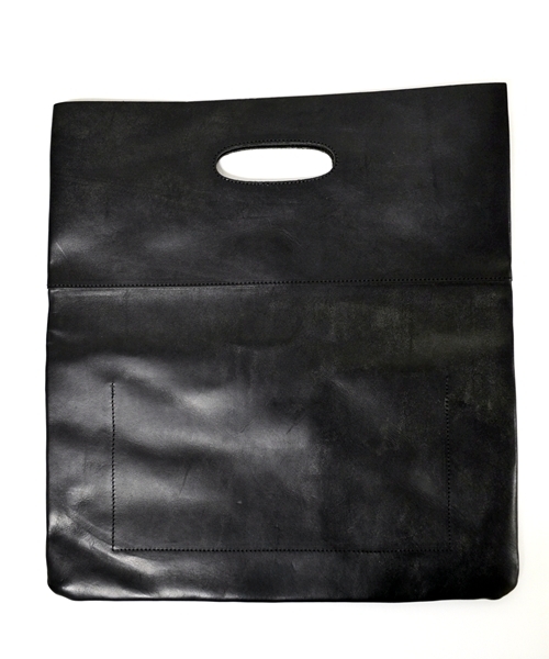 SHIPS（シップス）の「AMIACALVA for SHIPS: 別注“ブライドルレザー” 二つ折り/クラッチバッグ■（クラッチバッグ・メンズ・ブラック/ブラウン・ONE SIZE）」の4枚目の写真