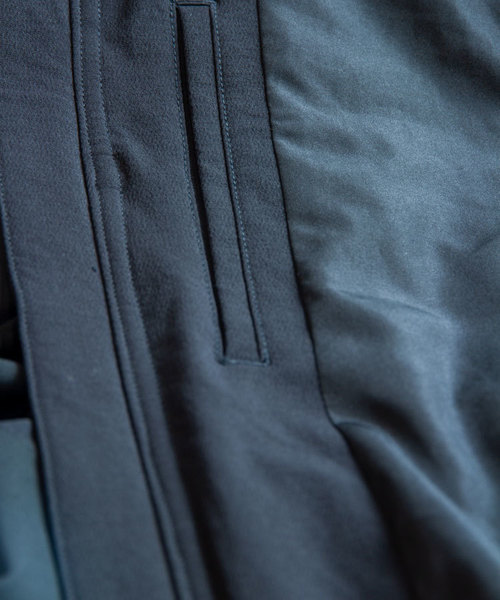 GALLIS ADDICTION（ガリスアディクション）の「GA 3LAYER TECH PARKA（マウンテンパーカー・メンズ・ホワイト/ブラック・M/L/XL）」の11枚目の写真