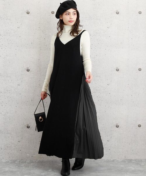 Diosfront（ディオスフロント）の「ニットキャミワンピース　３ＴＹＰＥ（ワンピース・レディース・ベージュ系その他3/レッド系その他2/ブラック系その他/レッド系その他/ブラック系その他2/ブラック系その他3/ブラック系その他4/グレー系その他2/グレー系その他3/ベージュ系その他2/グレー系その他/ベージュ系その他・MEDIUM/LARGE）」の3枚目の写真
