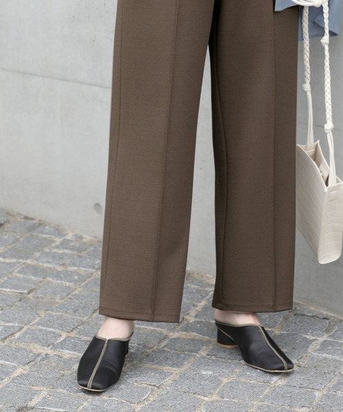 classicalelf（クラシカルエルフ）の「センタープレスありピンタックツイル無地カットフレアパンツ(フルレングス)（スラックス・レディース・ブラック/グレイッシュベージュ/アッシュブラウン・XX-LARGE/LARGE/X-LARGE/MEDIUM/SMALL）」の18枚目の写真