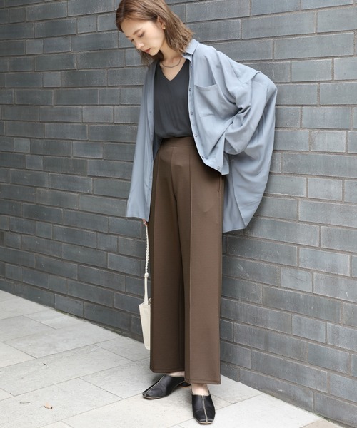 classicalelf（クラシカルエルフ）の「センタープレスありピンタックツイル無地カットフレアパンツ(フルレングス)（スラックス・レディース・ブラック/グレイッシュベージュ/アッシュブラウン・XX-LARGE/LARGE/X-LARGE/MEDIUM/SMALL）」の17枚目の写真